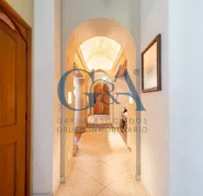 CASA EN VENTA VALLE REAL SOBRE AVENIDA