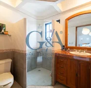 CASA EN VENTA VALLE REAL SOBRE AVENIDA