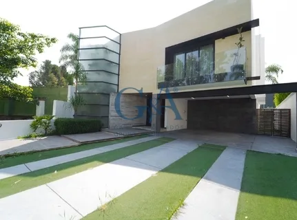 CASA EN VENTA VALLE REAL