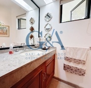 CASA EN VALLE REAL FRENTE APARQUE