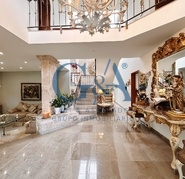 CASA EN VALLE REAL FRENTE APARQUE