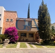 CASA EN RENTA EN VALLE REAL (COTO ACUEDUCTO)