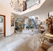 CASA EN VALLE REAL FRENTE APARQUE