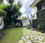 CASA EN VALLE REAL FRENTE APARQUE