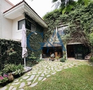 CASA EN VALLE REAL FRENTE APARQUE