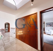 CASA EN VALLE REAL FRENTE APARQUE