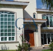 Hermosa Residencia en El Palomar