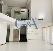 ESPECTACULAR CASA EN LA CIMA DE ZAPOPAN