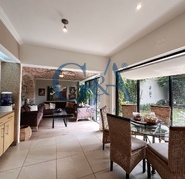 CASA EN VALLE REAL FRENTE APARQUE