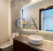 CASA EN VENTA EN VALLE REAL SOBRE AVENIDA