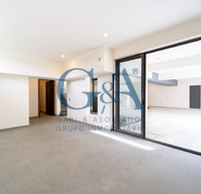 CASA EN VENTA EN VALLE REAL SOBRE AVENIDA