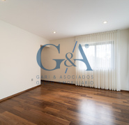 CASA EN VENTA EN VALLE REAL SOBRE AVENIDA