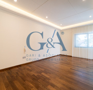 CASA EN VENTA EN VALLE REAL SOBRE AVENIDA