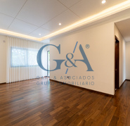 CASA EN VENTA EN VALLE REAL SOBRE AVENIDA