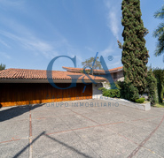 RESIDENCIA EN RENTA EN COLINAS DE SAN JAVIER.