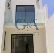 CASA EN VENTA DENTRO DE COTO EN CAMICHIN DE SANTA ANITA