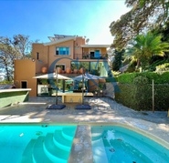 INCREIBLE CASA EN PINAR DE LA VENTA