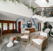 RESIDENCIA EN VENTA, EN ESQUINA VALLE REAL