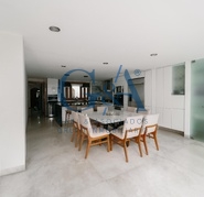 RESIDENCIA EN VENTA, EN ESQUINA VALLE REAL