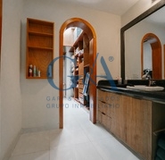 RESIDENCIA EN VENTA, EN ESQUINA VALLE REAL