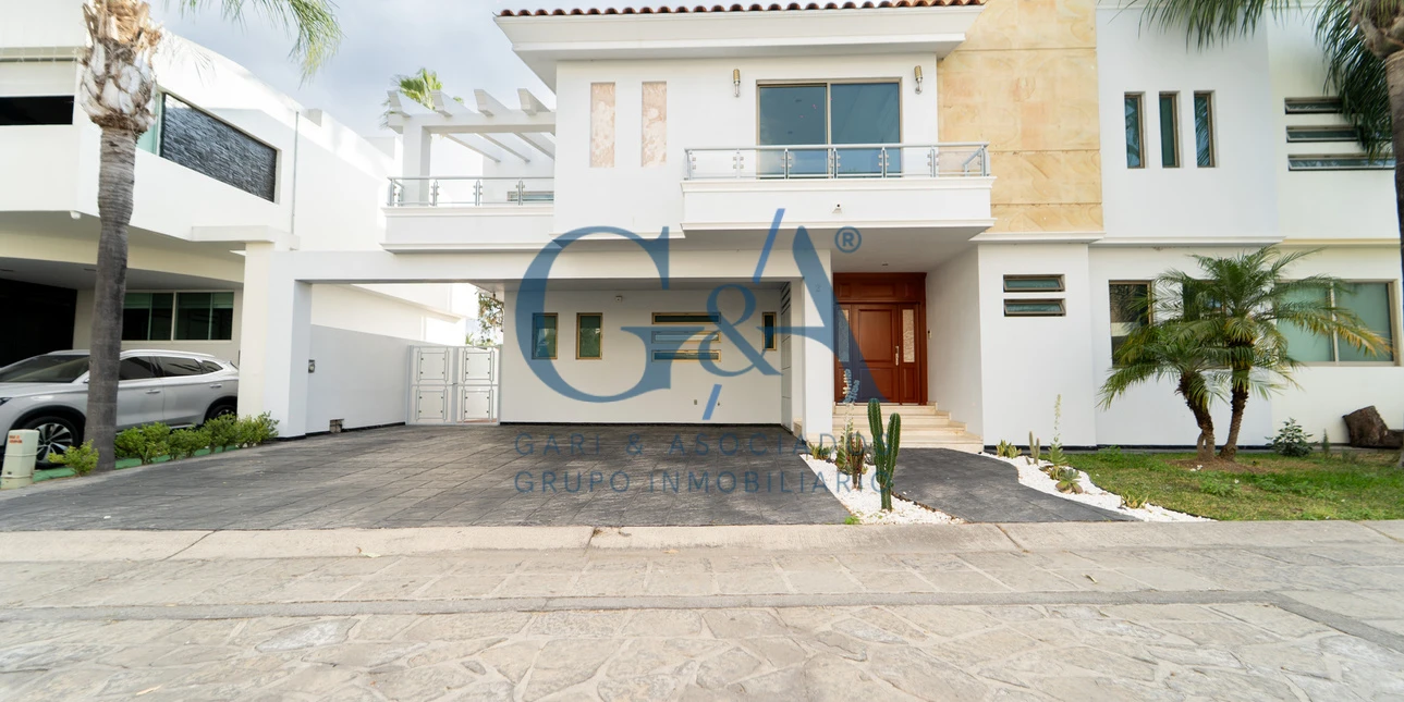 CASA EN VENTA VALLE REAL