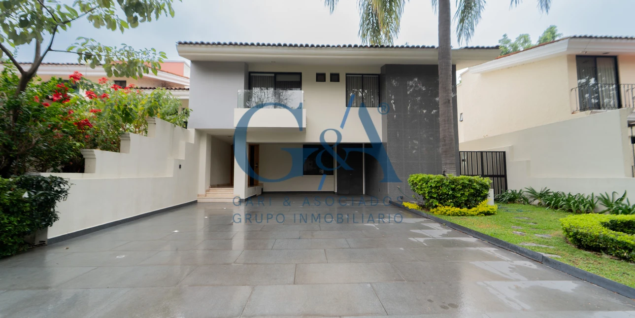 CASA EN VENTA AMUEBLADA EN VALLE REAL