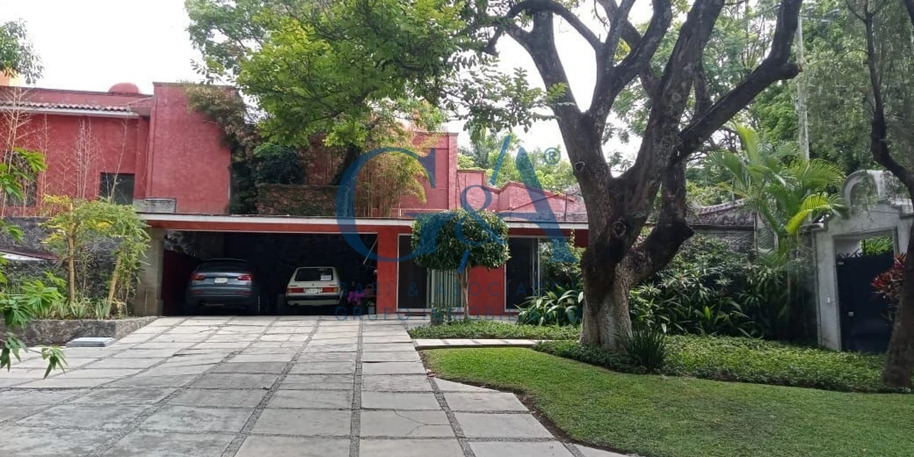 Bonita Residencia en Las Quintas